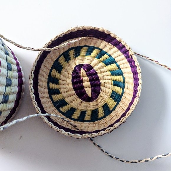 Woven Striped Straw/Rattan Basket/Barrel Tote with Lid, Woven String Strap ~ 6" - Picture 9 of 12